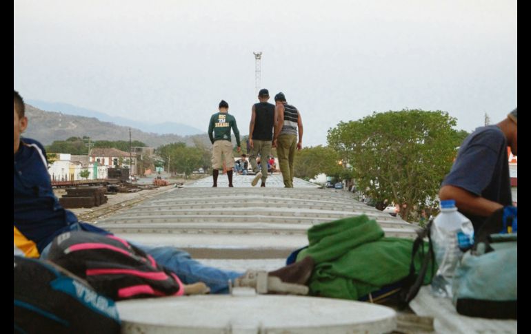 El tren es testigo mudo de miles de historias de viajeros que luchan por llegar a Estados Unidos. EFE