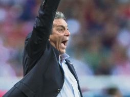 Tomás Boy vivió a su estilo el partido de anoche. Logró su primer triunfo con el Rebaño. MEXSPORT