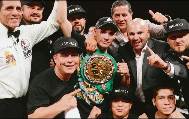 Juan Francisco Estrada se impuso a Srisaket sor Rungvisai la noche del viernes. @galloestradaofi