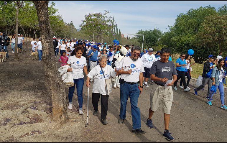 Los ciudadanos aseguran que es importante informar a las demás personas sobre este espectro. EL INFORMADOR / P. López