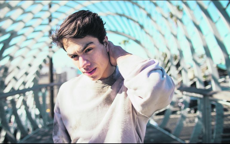 De forma sorpresiva y con emoción, Esteban Hernández recibió la noticia por parte del director del San Francisco Ballet, Helgi Tomasson. CORTESÍA