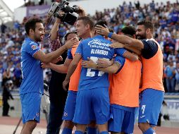 El Cruz Azul recibe el sábado a las 17 horas al Morelia en la cancha del Estadio Azteca, con la esperanza de que la afición retorne al recinto. EFE/ H. Ríos