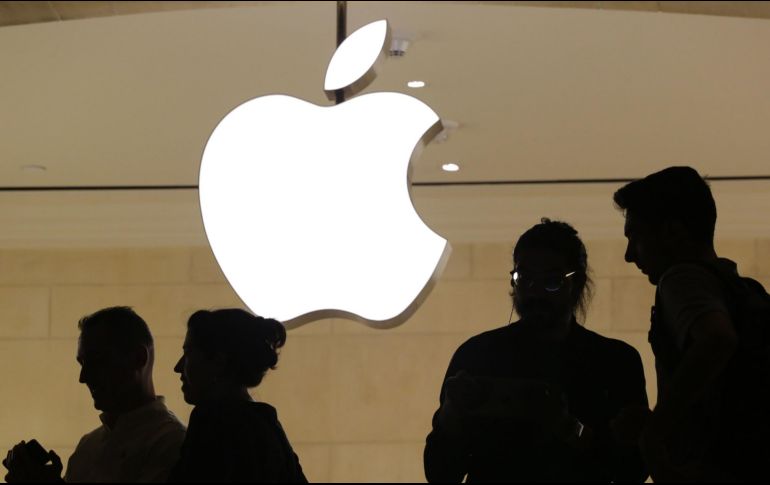 La empresa de la manzana mordida menciona que la base de estas bajas, es la falta de ventas de los teléfonos Iphone. EL INFORMADOR / ARCHIVO