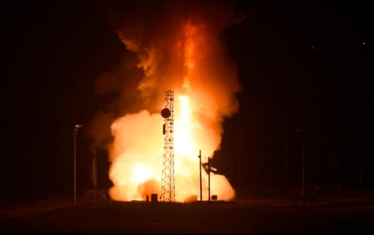 El lanzamiento creó una estela refulgente que fue fotografiada por varios usuarios de redes sociales. TWITTER/@NicaNws