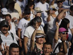 Cientos de trabajadores afiliados a los sindicatos oficiales -principalmente la CROC encabezada por Alfredo Barba Hernández- conmemoraron el Día del Trabajo esta mañana en el monumento a los Mártires del Movimiento Obrero del Parque Revolución. EL INFORMADOR/ F. Atilano