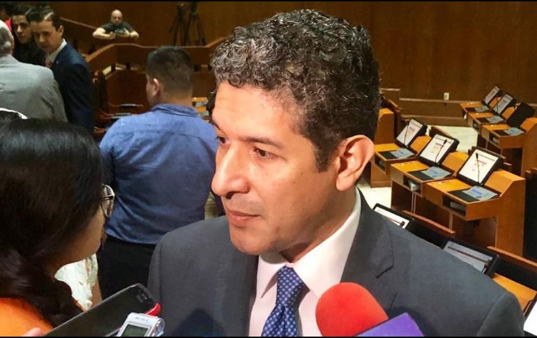 En el ámbito laboral magisterial, Flores Miramontes sostuvo que las demandas de los maestros son atendidas y afirmó que mantiene diálogo fluido con las representaciones sindicales. EL INFORMADOR/ R. Rivas