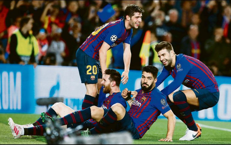 Barcelona tuvo la contundencia suficiente para dejar moribundo al Liverpool, y puso pie y medio en la Final. EFE