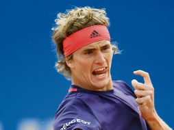 Alexander Zverev regresa una bola al argentino Juan Ignacio Londero. AFP