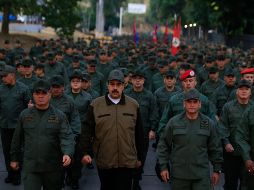 Maduro acudió al fuerte Tiuna, el más grande de Caracas, para participar en una caminata con el alto mando y miles de militares. EFE/Prensa Miraflores