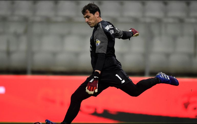 El ex capitán de la Selección española había renovado su contrato con el Porto hasta 2020, pero tras su infarto habrá que ver si puede seguir o no compitiendo. AFP / ARCHIVO