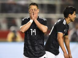 ''Pobre Raúl, mejor hablen de él y chingón, se lo merece (...) Hasta en el éxito de otro, ponen mis mie… con él'', dijo el máximo anotador del Tricolor. MEXSPORT / ARCHIVO