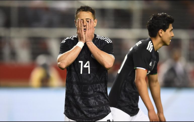 ''Pobre Raúl, mejor hablen de él y chingón, se lo merece (...) Hasta en el éxito de otro, ponen mis mie… con él'', dijo el máximo anotador del Tricolor. MEXSPORT / ARCHIVO