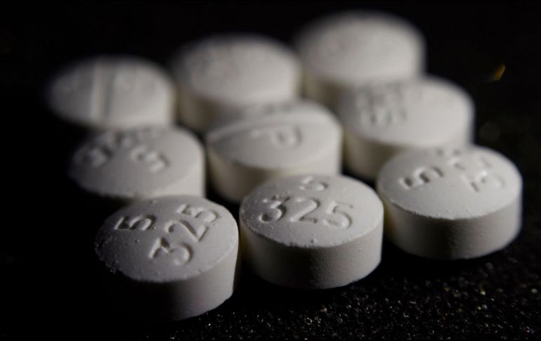 El Mandatario federal lamenta que el único proveedor que tiene la concesión para este tipo de medicamentos en México imponga condiciones para su venta. AP / ARCHIVO