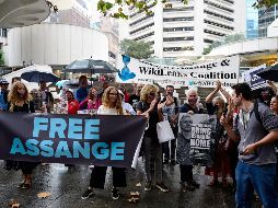 Manifestantes se reúnen en Sídney, Australia, para pedir la libertad de Julian Assange, durante el Día Mundial de la Libertad de Prensa. EFE/B. De Marchi