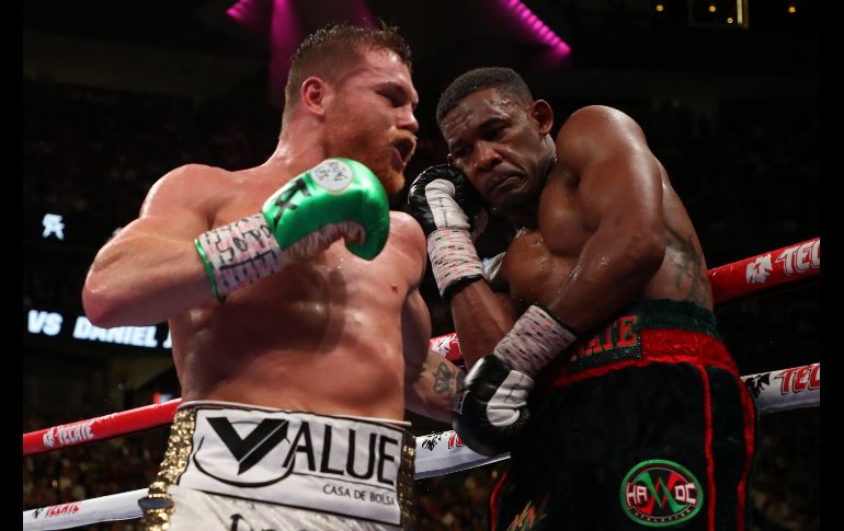 A partir del octavo asalto Jacobs se mostró más lento y desganado. AFP