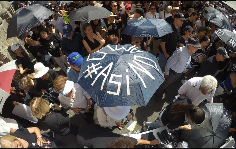 Los ciudadanos expresaron su inconformidad ante los índices de delincuencia que se viven en Jalisco y el resto del país. EL INFORMADOR / A. Camacho