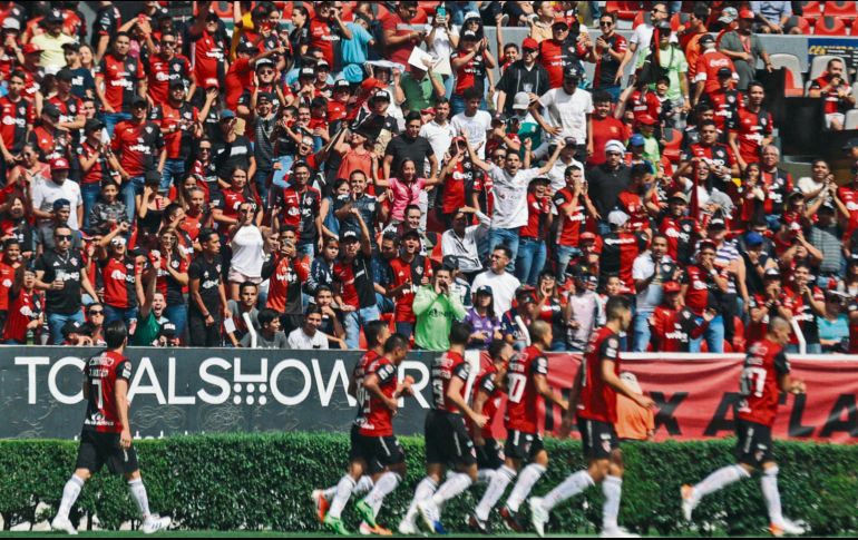 Ayer, en el cierre del torneo, los rojinegros derrotaron 2-0 al Monterrey. EL INFORMADOR / G. Gallo