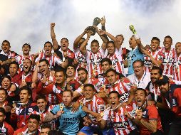Luego de derrotar a Dorados, los futbolistas del Atlético de San Luis realizaron el tradicional desfile de campeón en el centro de la ciudad potosina. MEXSPORT / ARCHIVO