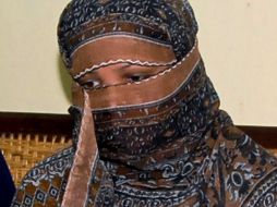 La mujer fue amenazada de muerte por extremistas islámicos. AP