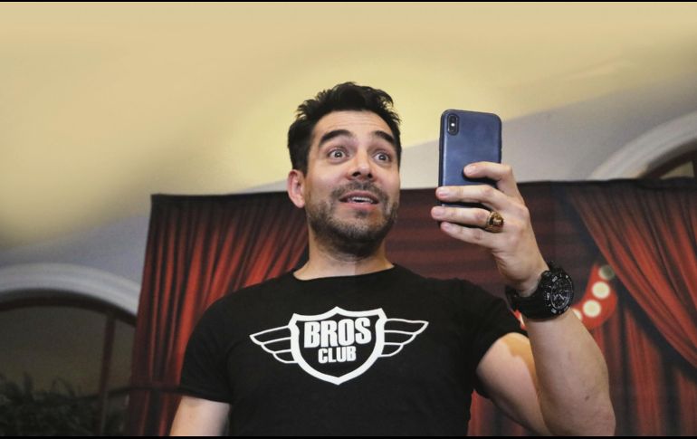 El comediante y ahora conferencista visitó Guadalajara para promover “RetOmar: Te reto a ser feliz”. EL INFORMADOR / A. Camacho