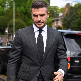 Suspenden licencia a David Beckham por hablar por teléfono al volante