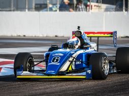 En la primera fecha, celebrada en San Petersburgo, Florida, el joven piloto se ubicó en quinto y sexto sitio, respectivamente, en las dos carreras que inauguraron este campeonato. TWITTER / @Moidlv