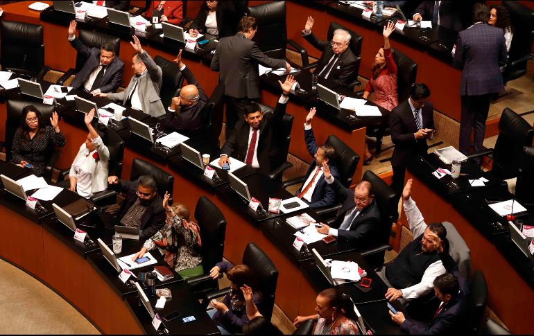 Aspectos de la votación durante la sesión en la que se discute la reforma educativa en la Cámara de Senadores. SUN/B. Fregoso