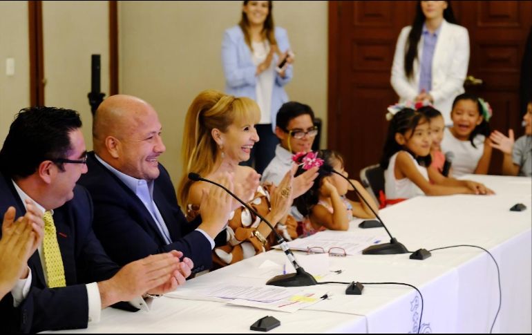 En el acto, niños que reciben atención en diferentes organizaciones asistenciales hicieron peticiones al gobernador. Cortesía