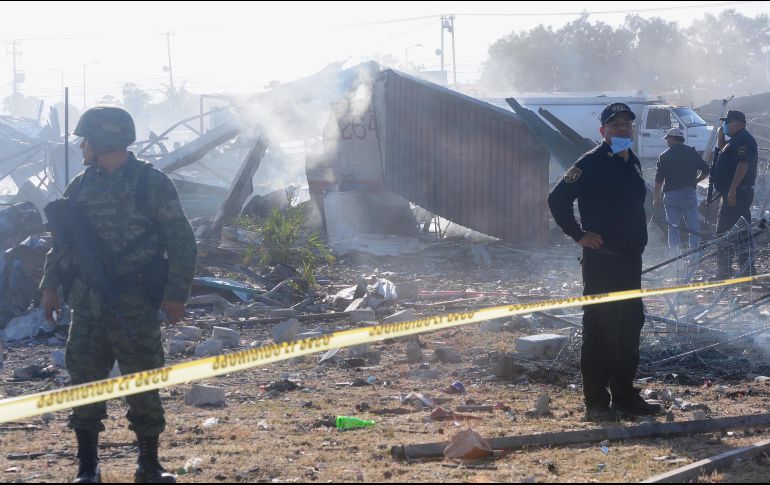De acuerdo con un reporte en la cuenta de Twitter @webcamsdemexico, se trata de un polvorín en la Colonia Santiago Teyahualco. SUN / ARCHIVO