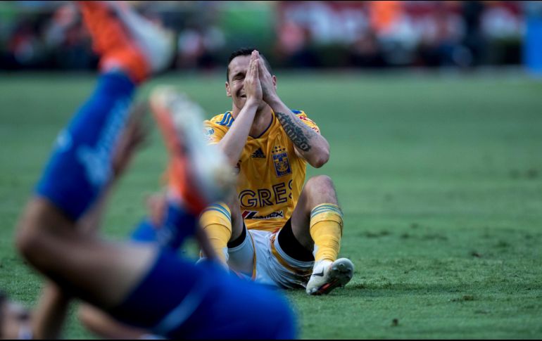 Jesus Dueñas de Tigres lamenta una jugada. EFE/M. Sierra