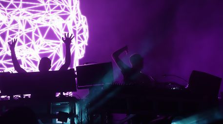 El escenario explotó en euforia con The Chemical Brothers. EL INFORMADOR/F. Atilano