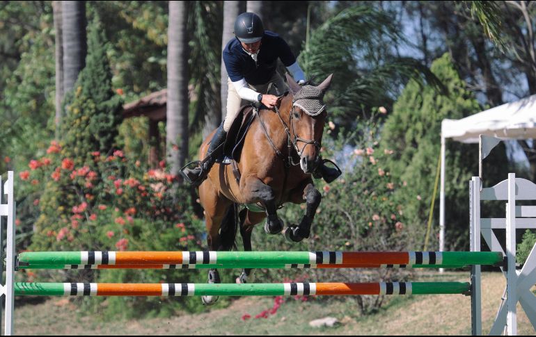 Para quedarse con la moña verde del primer lugar, Marcondes realizó una segunda fase sin puntos negativos y en un tiempo oficial de 35.85 segundos. EL INFORMADOR/G. Gallo