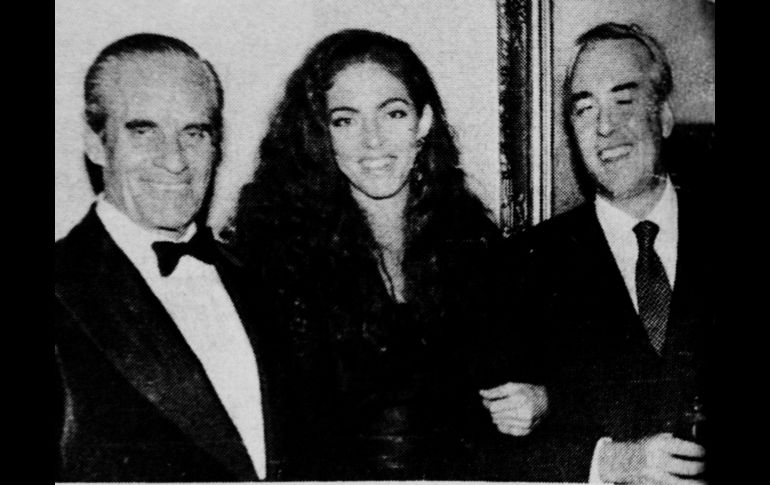 Carina Courthright fue en los 80 no solo una de las bellezas más cotizadas de los USA, sino un “partido” para mejorar la raza y las finanzas de cualquier soltero como hija favorita del gran caballero Don Hernando Courthright, dueño del lujoso “Beverly Wilshire Hotel”. En dicha boda escoltada por el inolvidable Francis L. Corcuera y por Roberto Redo Hoeffer. EL INFORMADOR / F. Partida