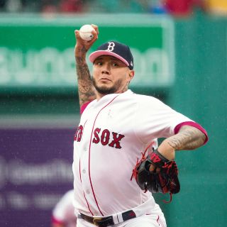 Héctor Velázquez firma su primer triunfo de la temporada con los Medias Rojas