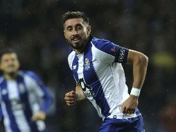 Héctor Herrera no renovó contrato con el FC Porto, por lo que se especula su traspaso al Atlético de Madrid, en España. AP / ARCHIVO