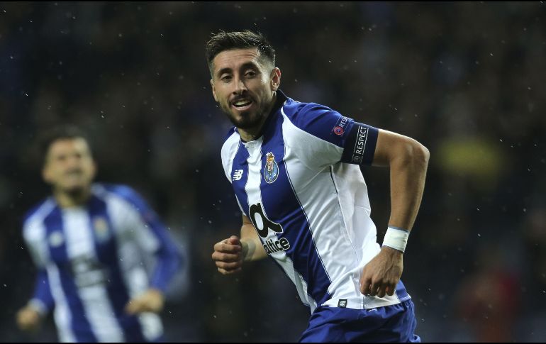 Héctor Herrera no renovó contrato con el FC Porto, por lo que se especula su traspaso al Atlético de Madrid, en España. AP / ARCHIVO