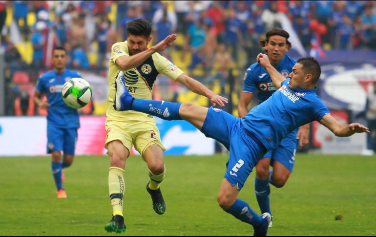 El clásico de cuartos de final América-Cruz Azul juntó en los dos partidos 66 mil 229 personas. NTX / ARCHIVO