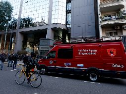 Los edificios fueron desalojados como medida de precaución mientras la Policía investiga la veracidad de la amenaza. AP/N. Pisarenko