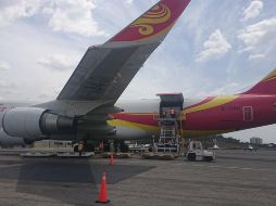 El cargamento consiste en un 1.5 millones de unidades de medicamentos y 450 mil pares de insumos médicos quirúrgicos. TWITTER/@Leemerys