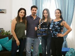 De derecha a izquierda: Liz Sandoval, Mario Pérez, Bibiana Barba y Grecia Rodríguez, durante el claquetazo inicial. EL INFORMADOR / E. Barrera