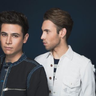 Féxil y Gil van por la corona del pop