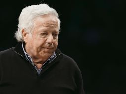 Sobre Robert Kraft pesan dos posibles cargos por solicitar servicios de prostitución. AP / K. Williams