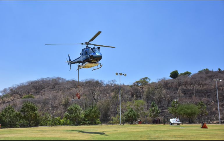 Se estima que el fuego quede controlado en el transcurso de este martes. ESPECIAL / Gobierno de Tlajomulco