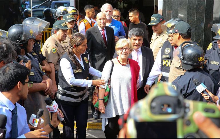 La ex alcaldesa de Lima Susana Villarán llega a la sede de un tribunal este martes en Lima. EFE/V. Tarqui-Agencia Andina