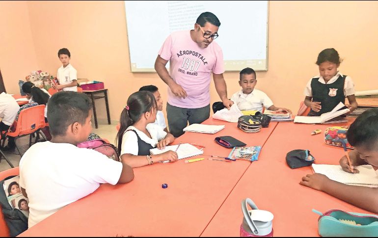 Con la nueva reforma cambiarán los derechos laborales de los maestros. SUN