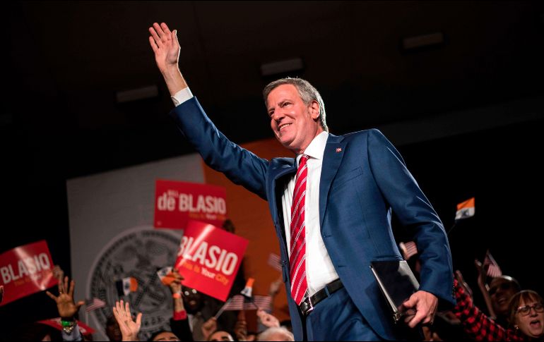 Elegido con la promesa de reducir las desigualdades tras la gestión de Michael Bloomberg, es uno de los aspirantes con posturas más a la izquierda, como las del también candidato Bernie Sanders. AFP / ARCHIVO