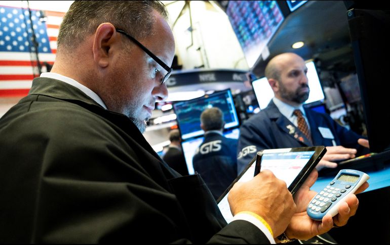 En la misma tendencia operaba el NYSE Composite, que avanzaba 109.93 puntos, 0.43 por ciento y se colocaba en 12 mil 689.79 enteros. EFE / J. Lane