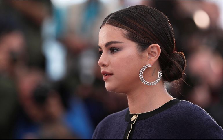 Gómez interpreta a una hípster urbana de visita al pueblo que cae en manos de los muertos vivientes en el filme 