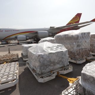 China envía tercer avión con ayuda "técnica humanitaria" a Venezuela