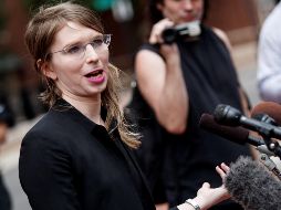 Chelsea Manning, ex analista de inteligencia del Ejército de EU, llega a declarar ante el gran jurado en el Palacio de Justicia de los Estados Unidos Albert V. Bryan. EFE/S. Thew